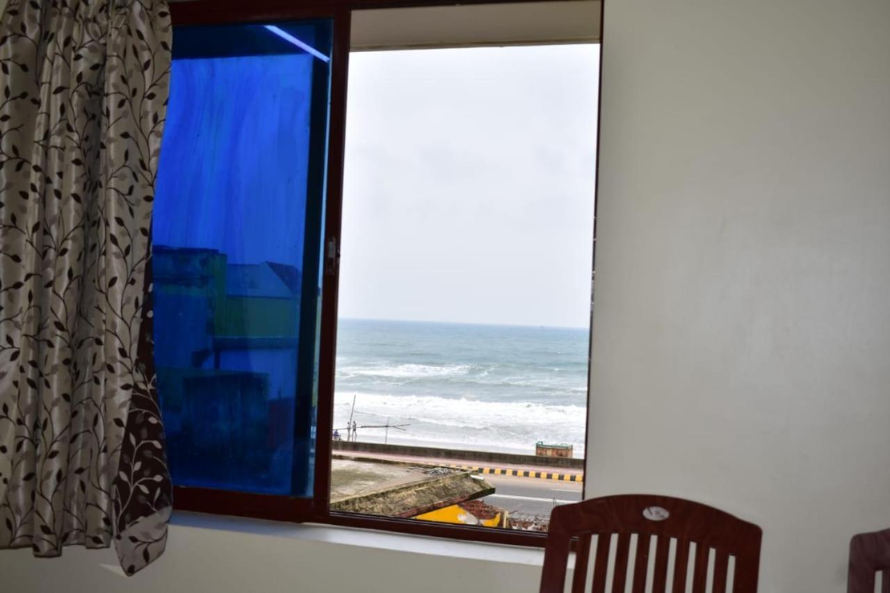 Hotel Lovely Inn ! Puri Пури Экстерьер фото
